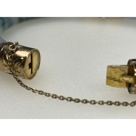 14K Gold Hinged Jadeite Bangle Bracelet 68 Grams With Safety Chain & Floral Engr - Picture 15 of 16